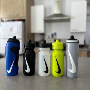 Bundle of 5 Nike bottles